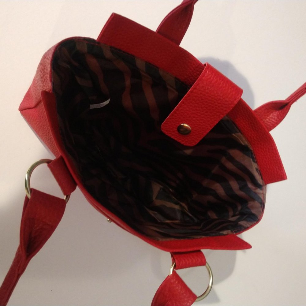 Red Hand Bag - Picture 3 of 3